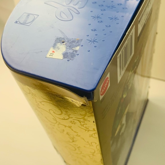 Mattel Disney Snow White Holiday Princess doll - Picture 5 of 7